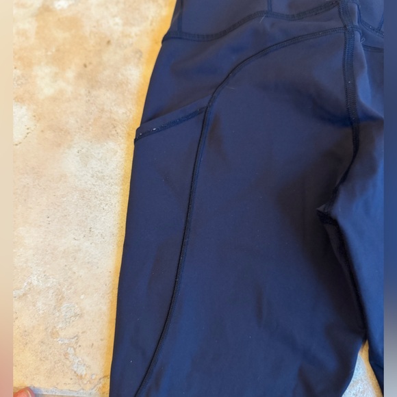 Lululemon Navy Blue Capri Leggings – Size 2 - Picture 4 of 5